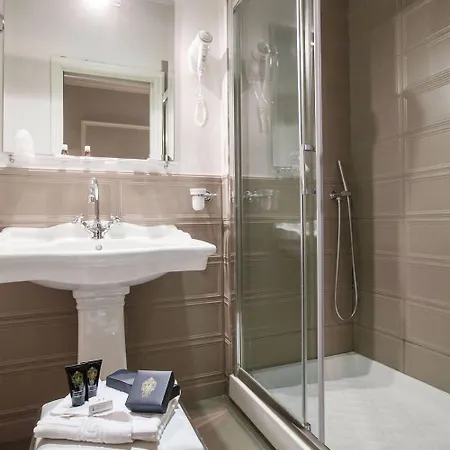 Otel Lombardia 3*