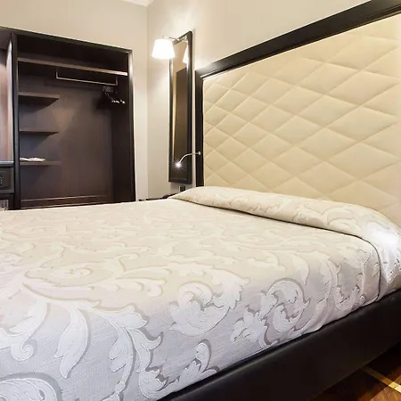 Otel Lombardia Floransa